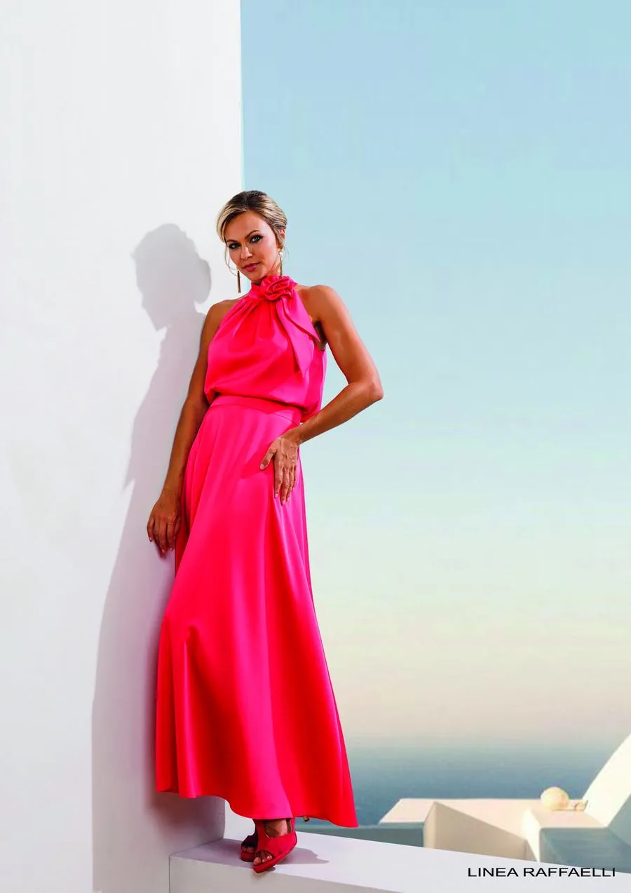 Lange jurk in fuchsia met een strik aan de hals van Linea Raffaelli