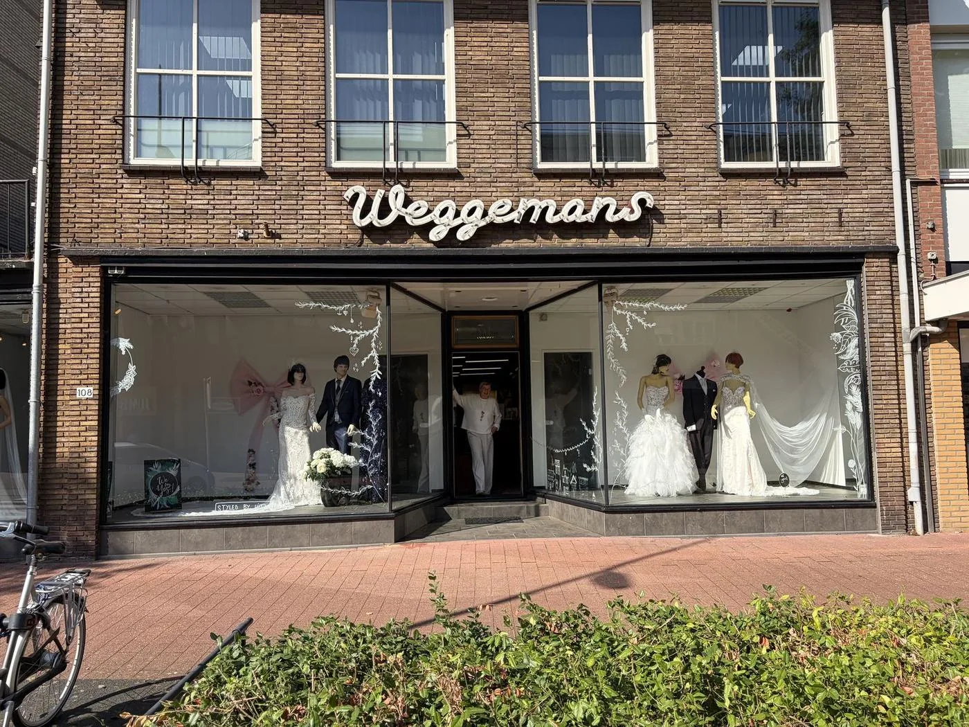 De gevel van Weggemans aan de Wilhelminastraat in Emmen