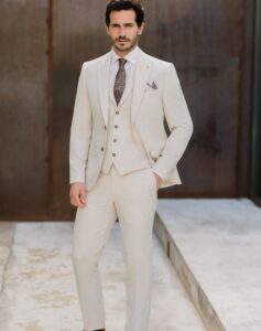 Bruidegom in ivoorkleurig trouwpak Roberto Vicentti 75.26.690
