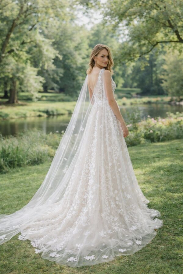 bruidsjurk met diepe rug model Alpaca