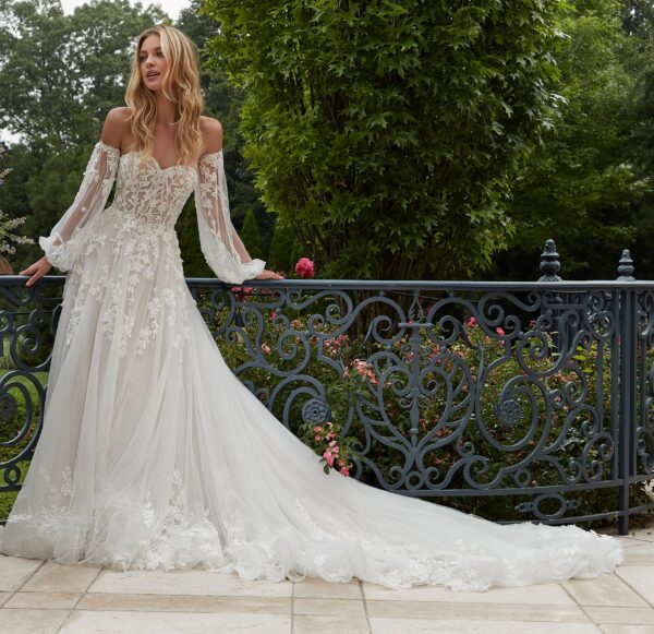 "2625L-grote-bruidsjurk-alijn-morilee- romantisch-mouwen-lange-sleep"