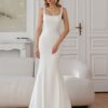 Fit & flare trouwjurk Damina van Jarice met vierkante hals en gladde stof – Weggemans Bruidsmode Emmen
