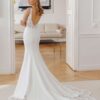 Trouwjurk Annette fitandflare met prachtige sleep