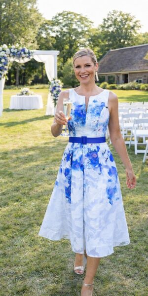 Alternative view of Linea Raffaelli – 2 delige set in-koningsblauw